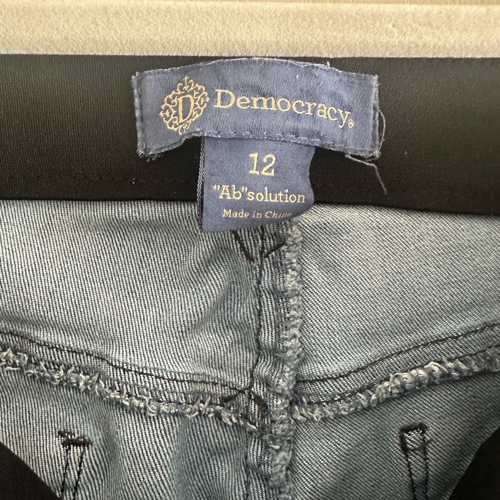Democracy Women's Light Blue Jeans - Size 12
